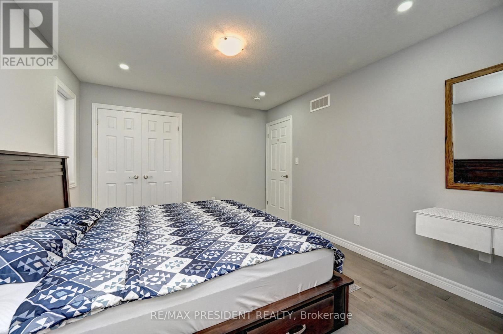 552 FLORENCEDALE CRESCENT Image 33