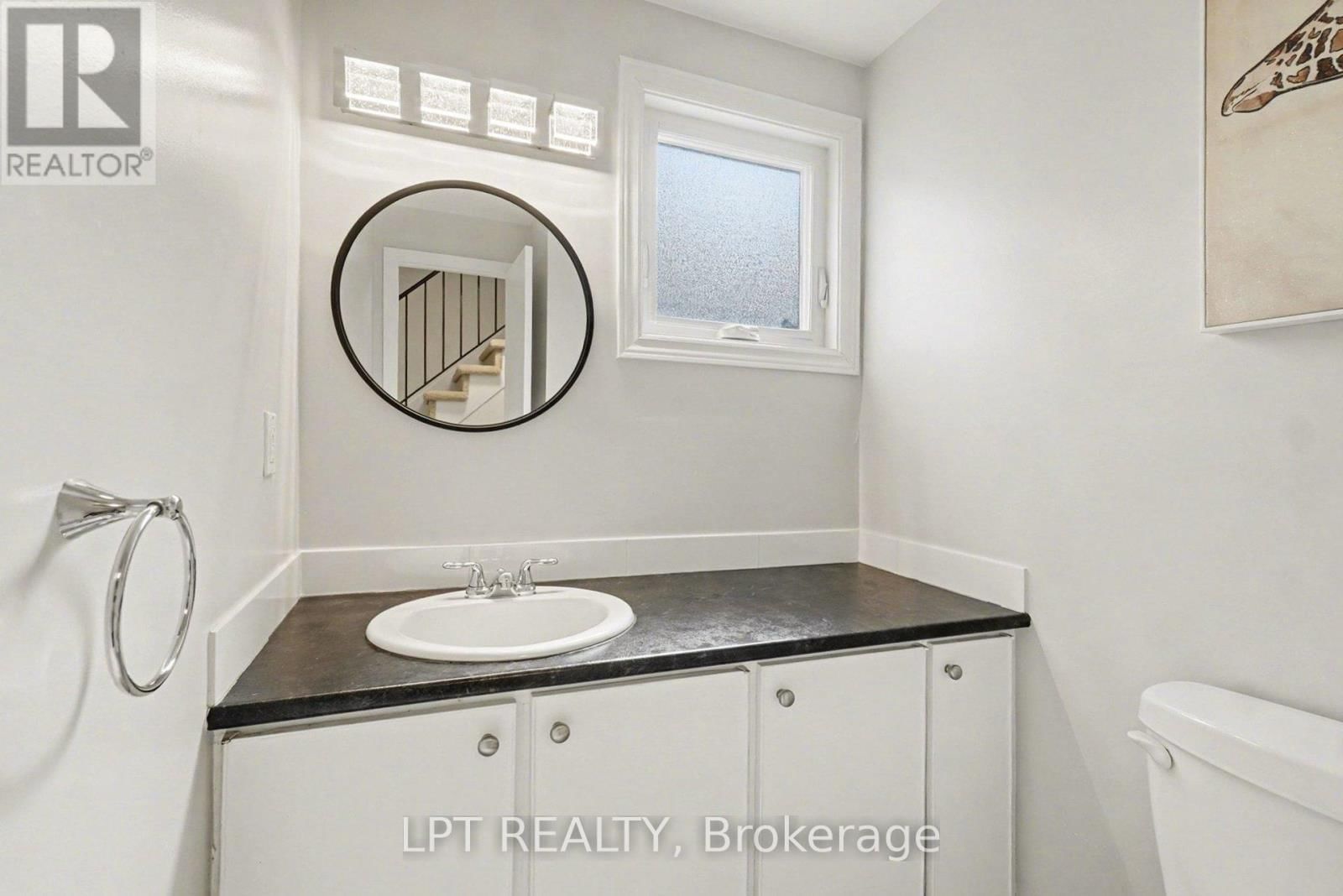 38 LINDHURST CRESCENT Image 11