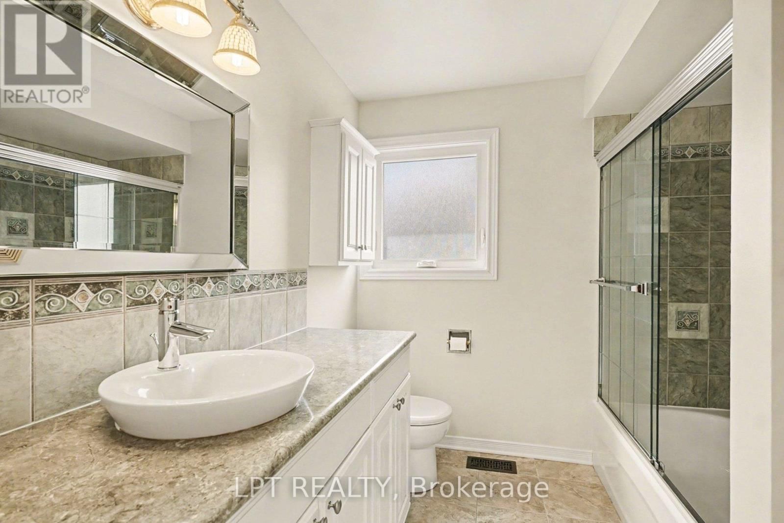 38 LINDHURST CRESCENT Image 15