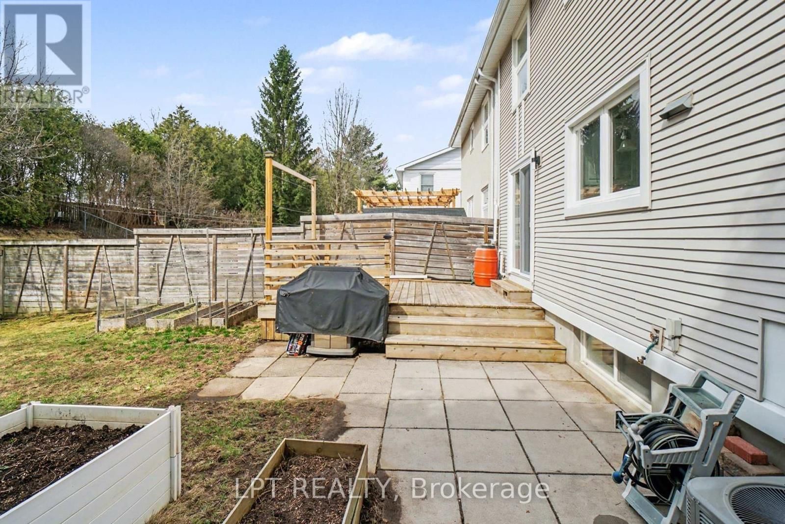 38 LINDHURST CRESCENT Image 22