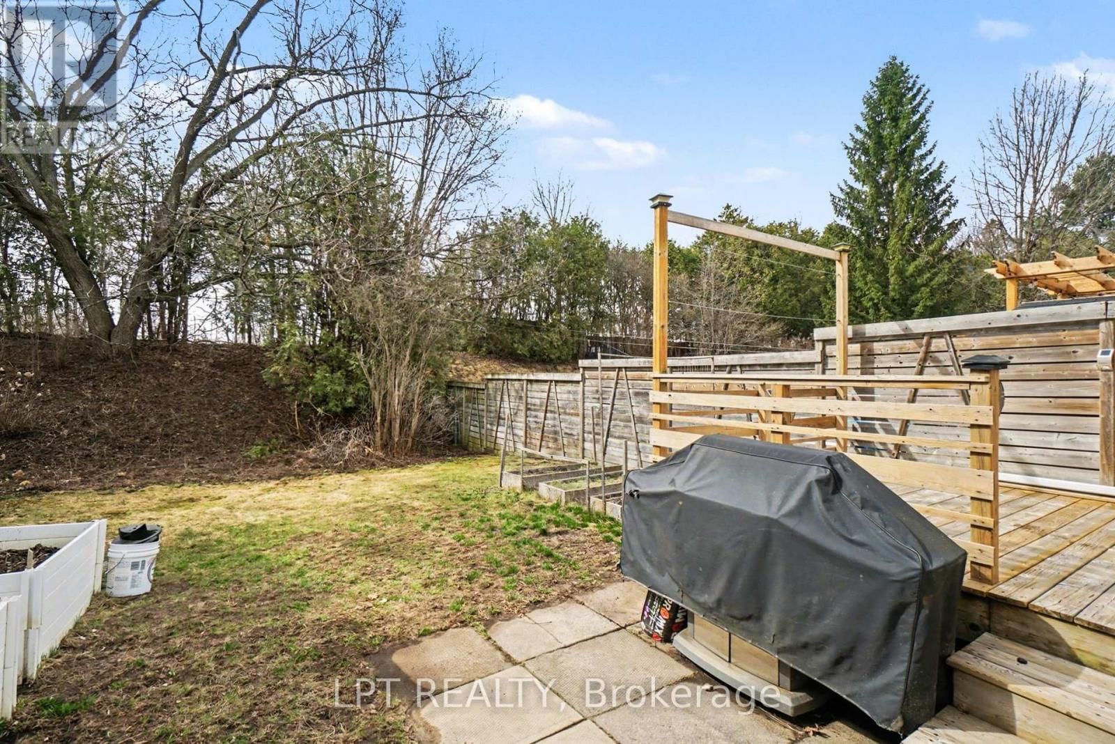 38 LINDHURST CRESCENT Image 23