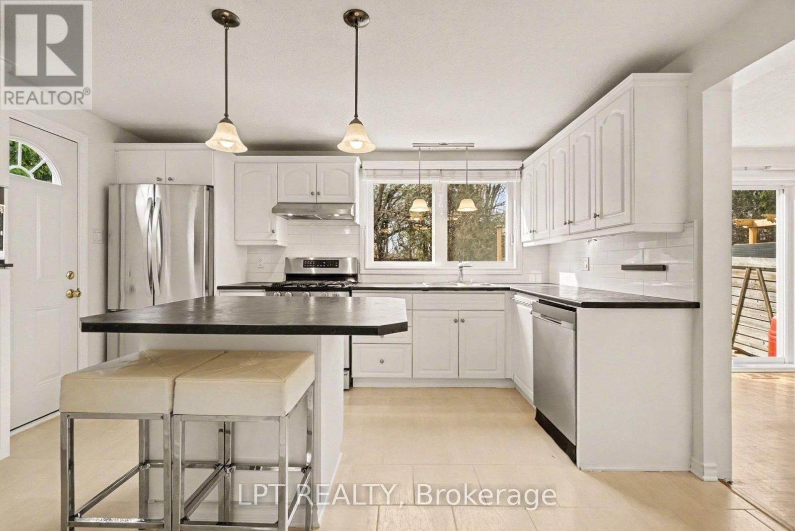 38 LINDHURST CRESCENT Image 5