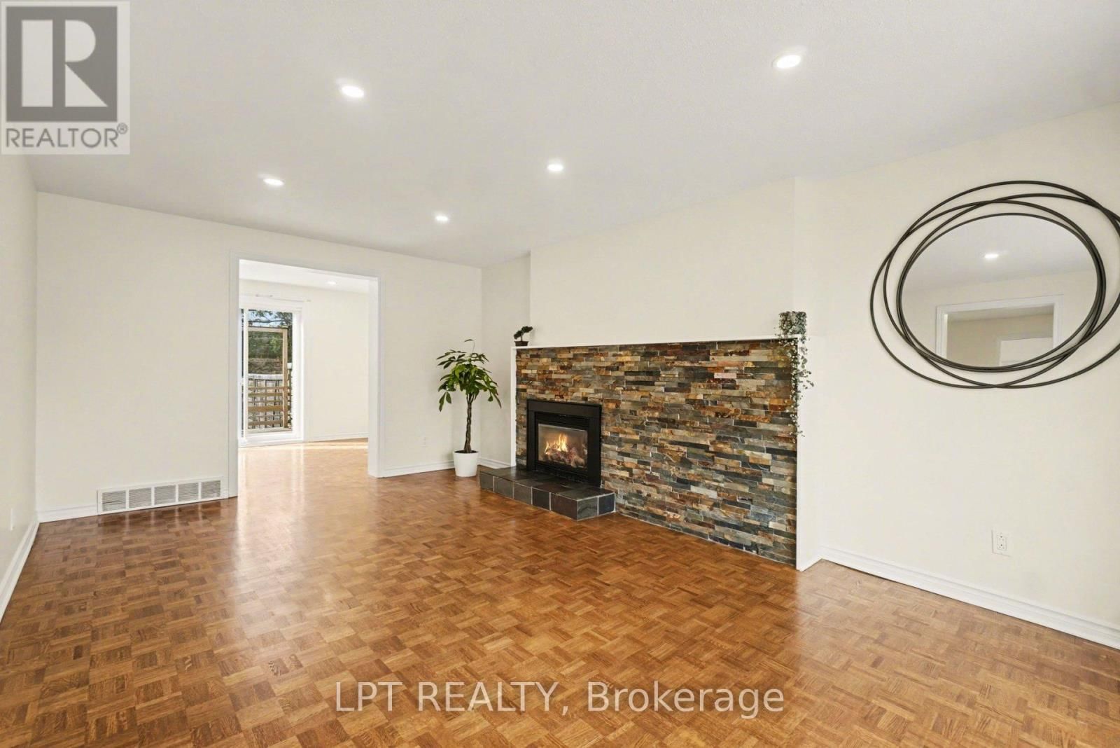 38 LINDHURST CRESCENT Image 7