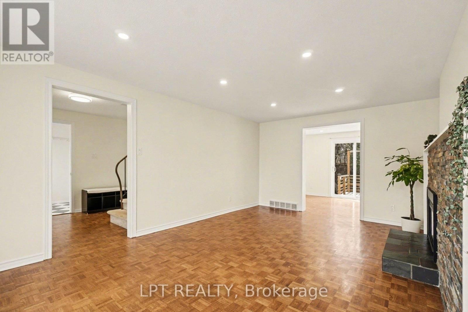 38 LINDHURST CRESCENT Image 8