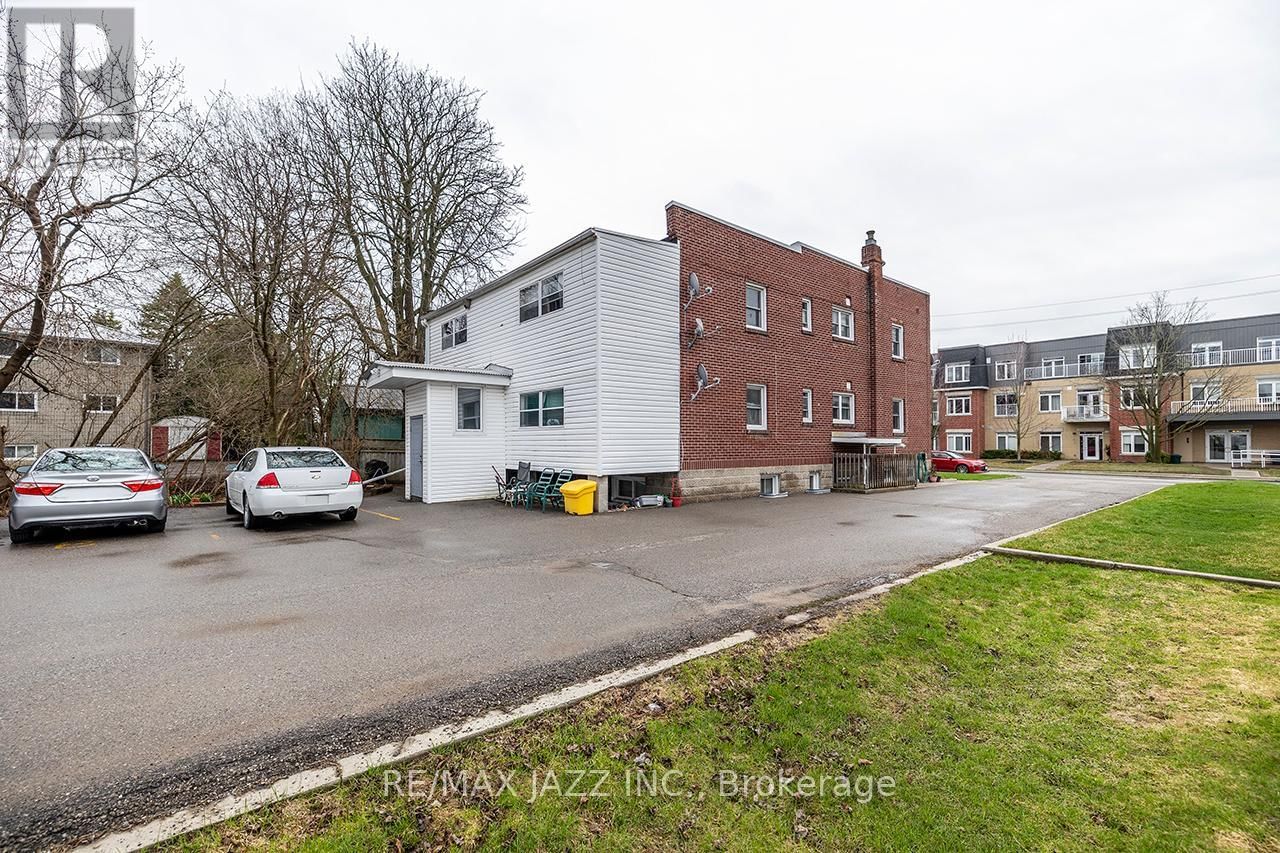 238 JAMES STREET EAST Image 5