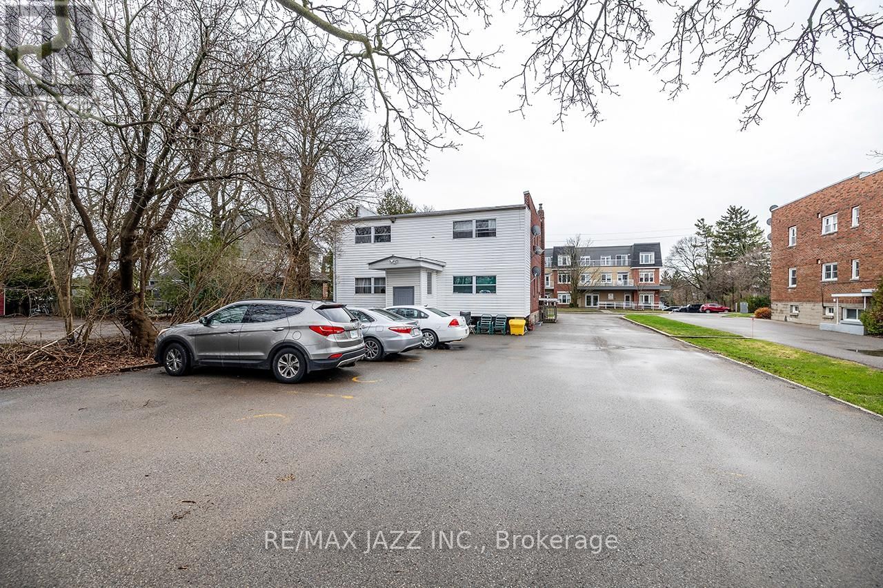 238 JAMES STREET EAST Image 6