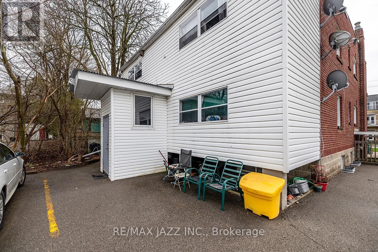 238 JAMES STREET EAST Image 7