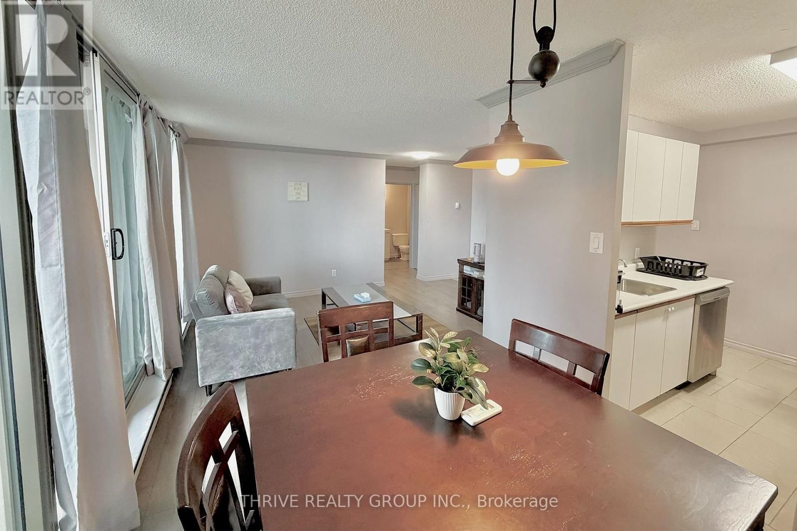 111 - 1103 JALNA BOULEVARD Image 10