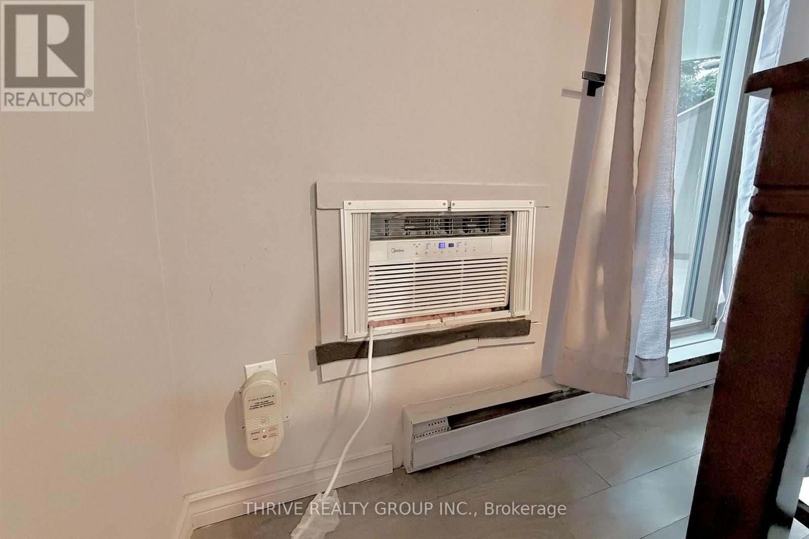 111 - 1103 JALNA BOULEVARD Image 14