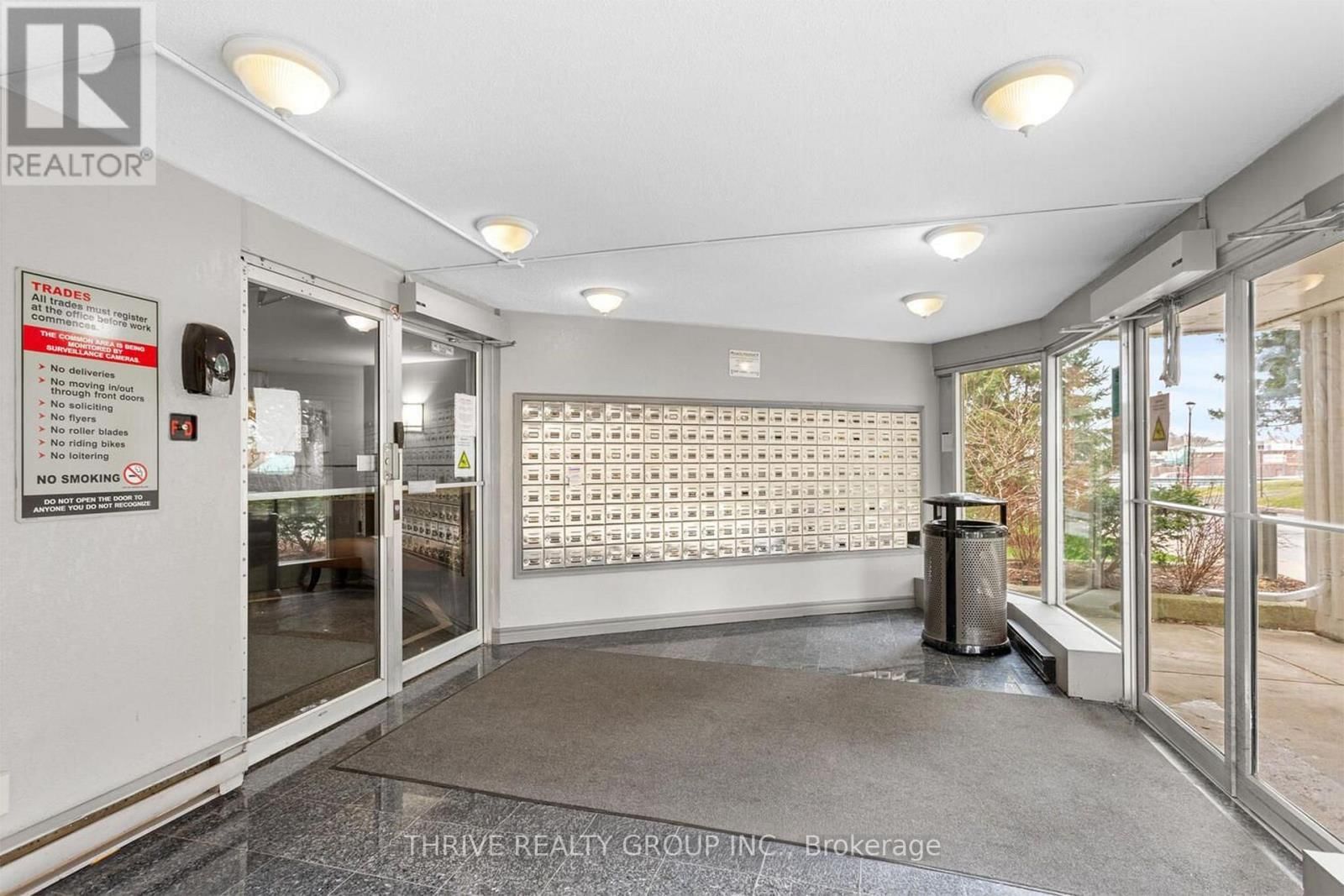 111 - 1103 JALNA BOULEVARD Image 3