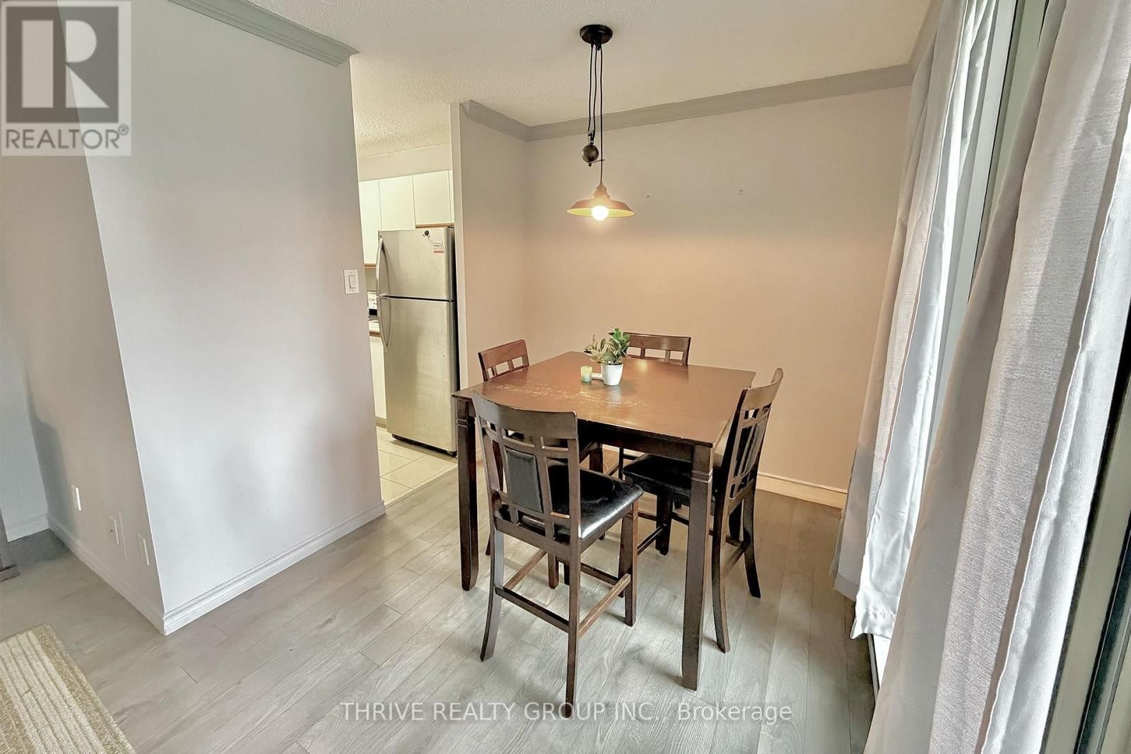 111 - 1103 JALNA BOULEVARD Image 9