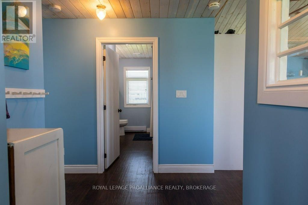 166 EASY LANE Image 17