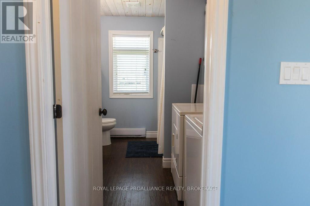 166 EASY LANE Image 18