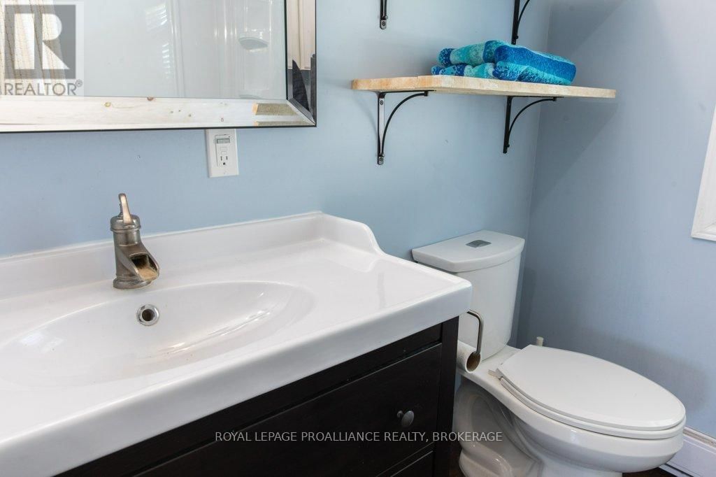 166 EASY LANE Image 19