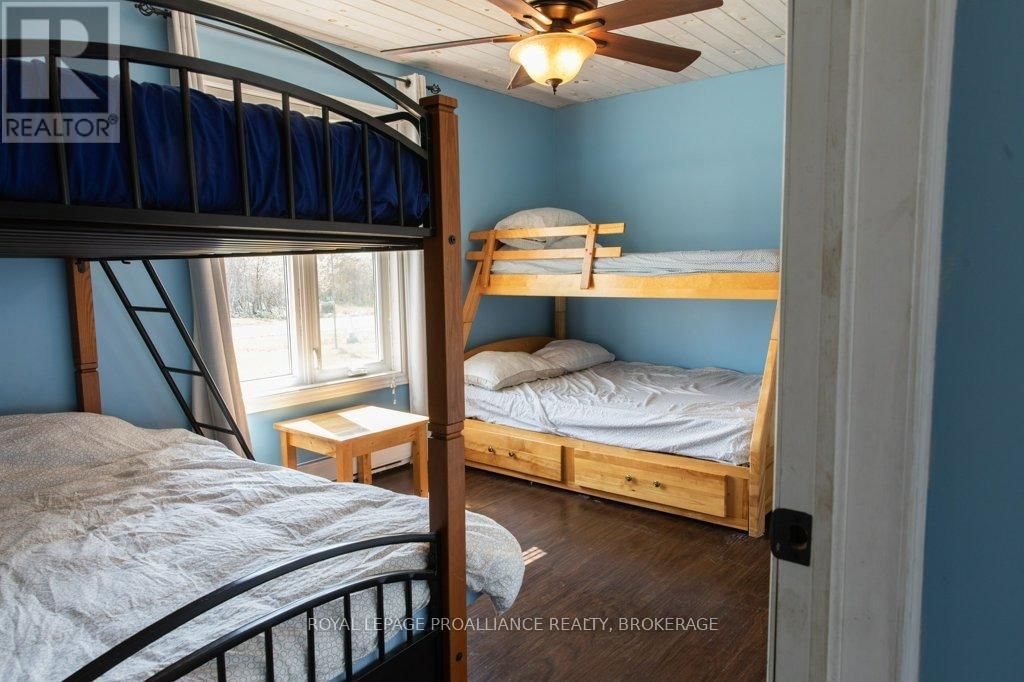 166 EASY LANE Image 22