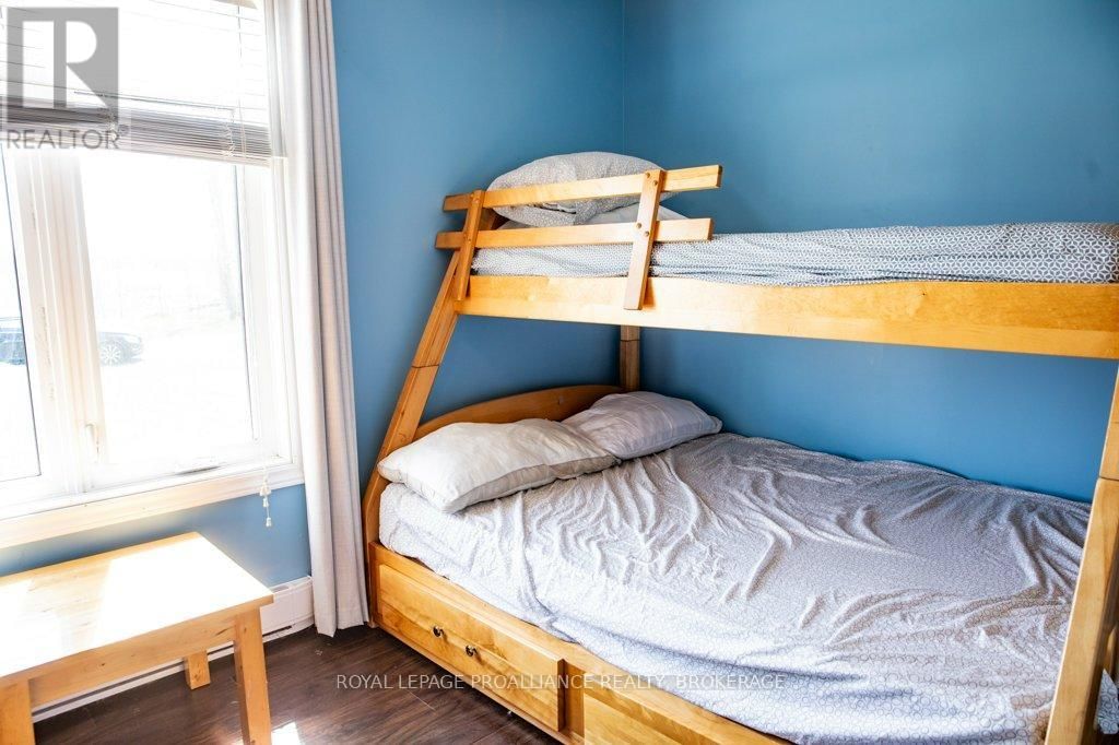 166 EASY LANE Image 24