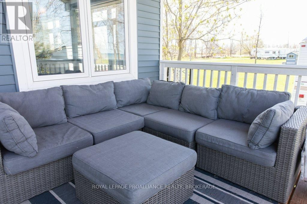 166 EASY LANE Image 29