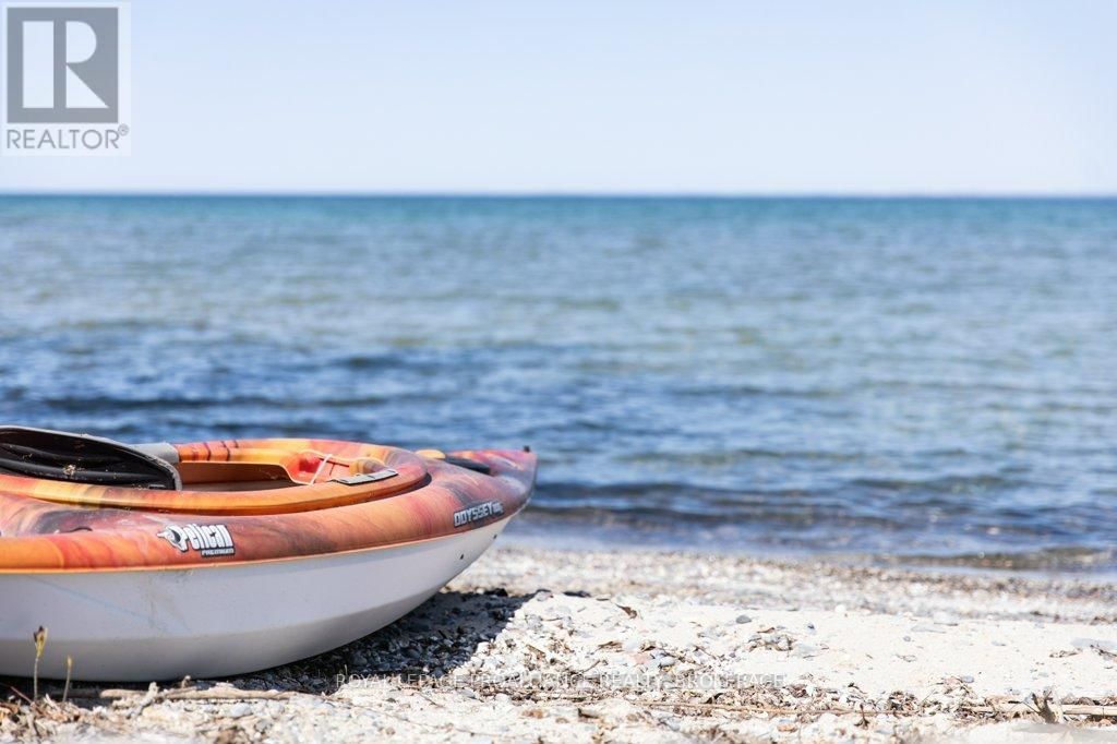 166 EASY LANE Image 32