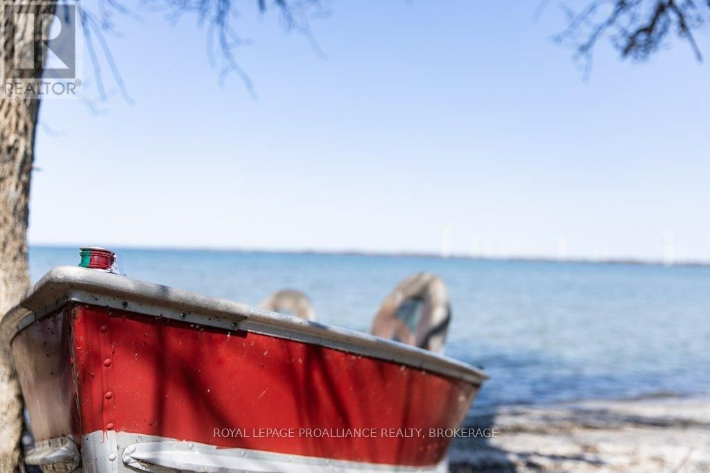 166 EASY LANE Image 33