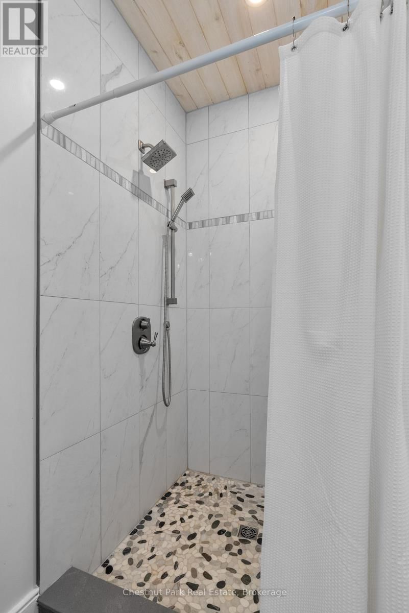 86 BOWYER ROAD Image 32