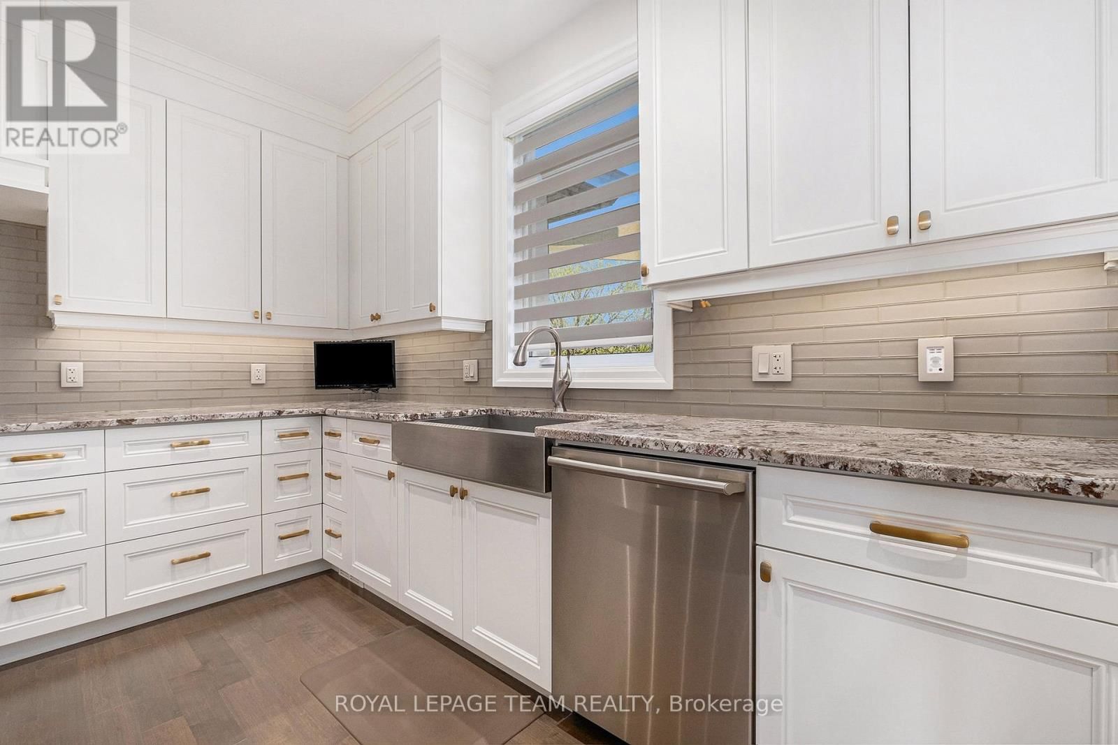 212 CABRELLE PLACE Image 13