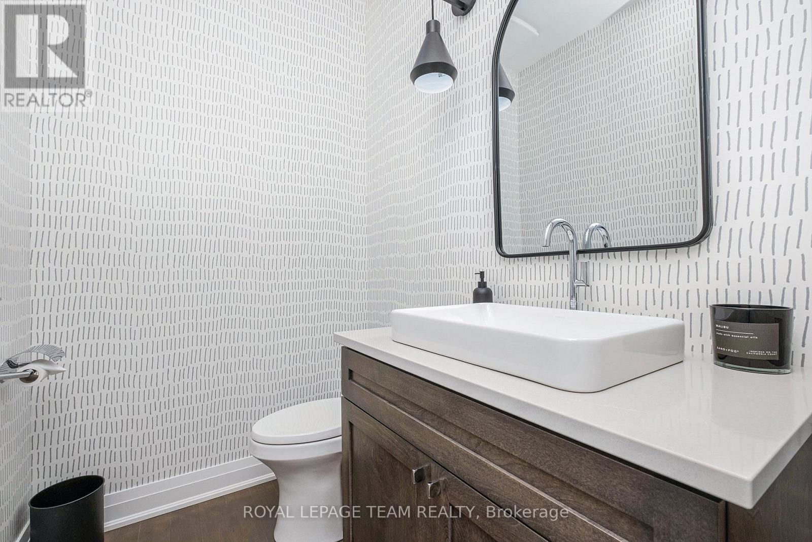 212 CABRELLE PLACE Image 18