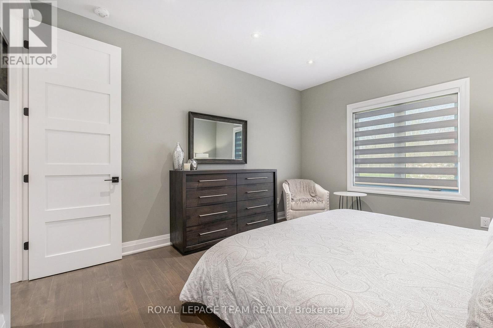 212 CABRELLE PLACE Image 25