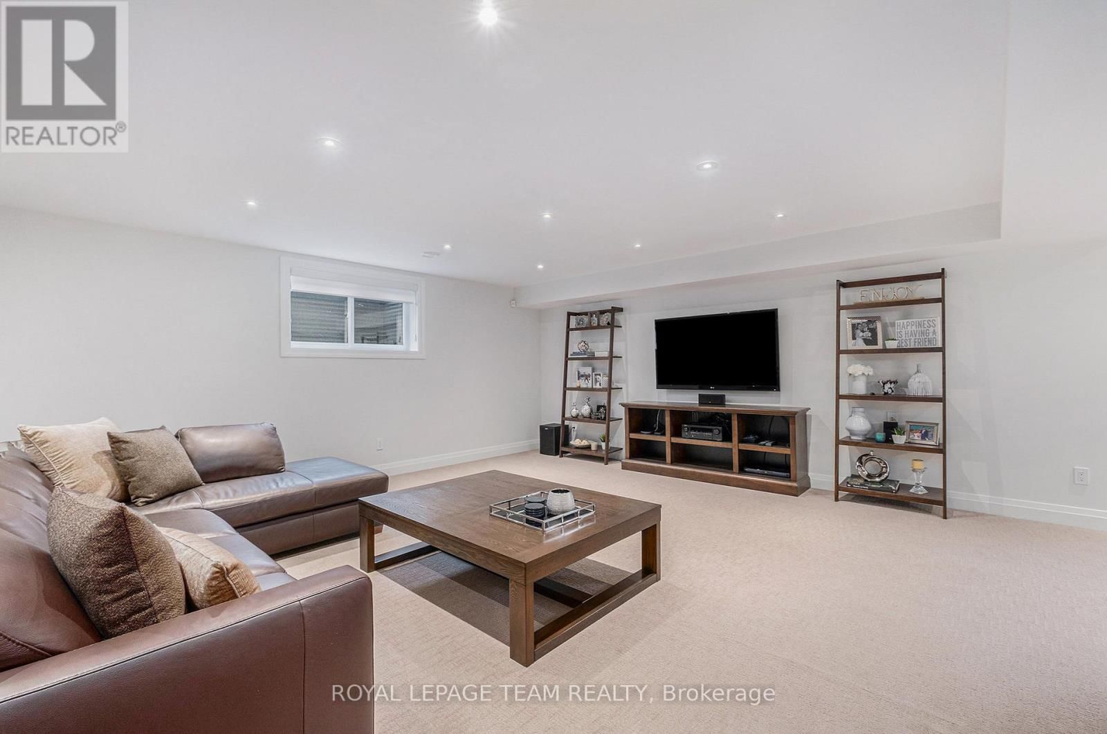 212 CABRELLE PLACE Image 27