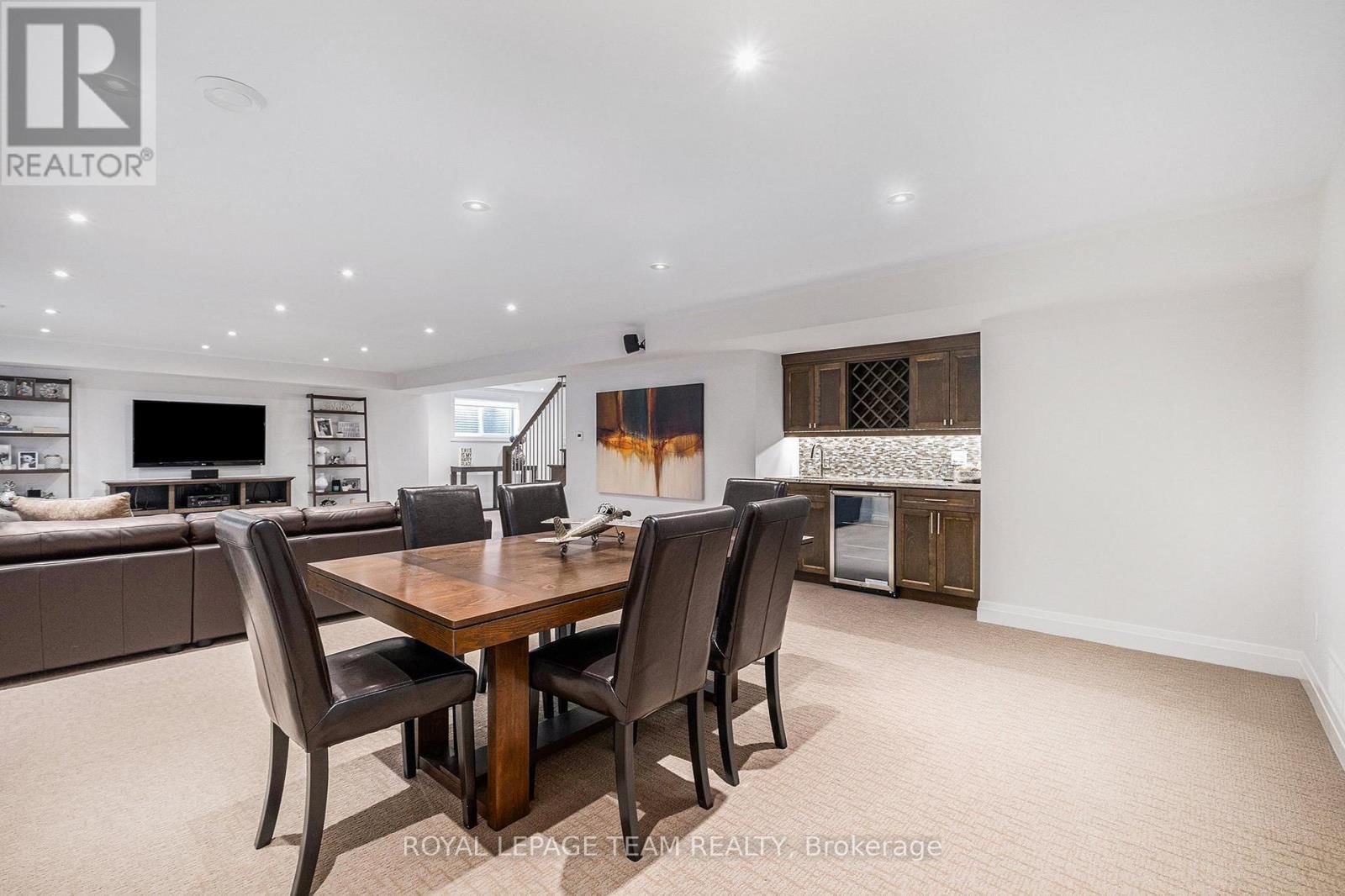 212 CABRELLE PLACE Image 28