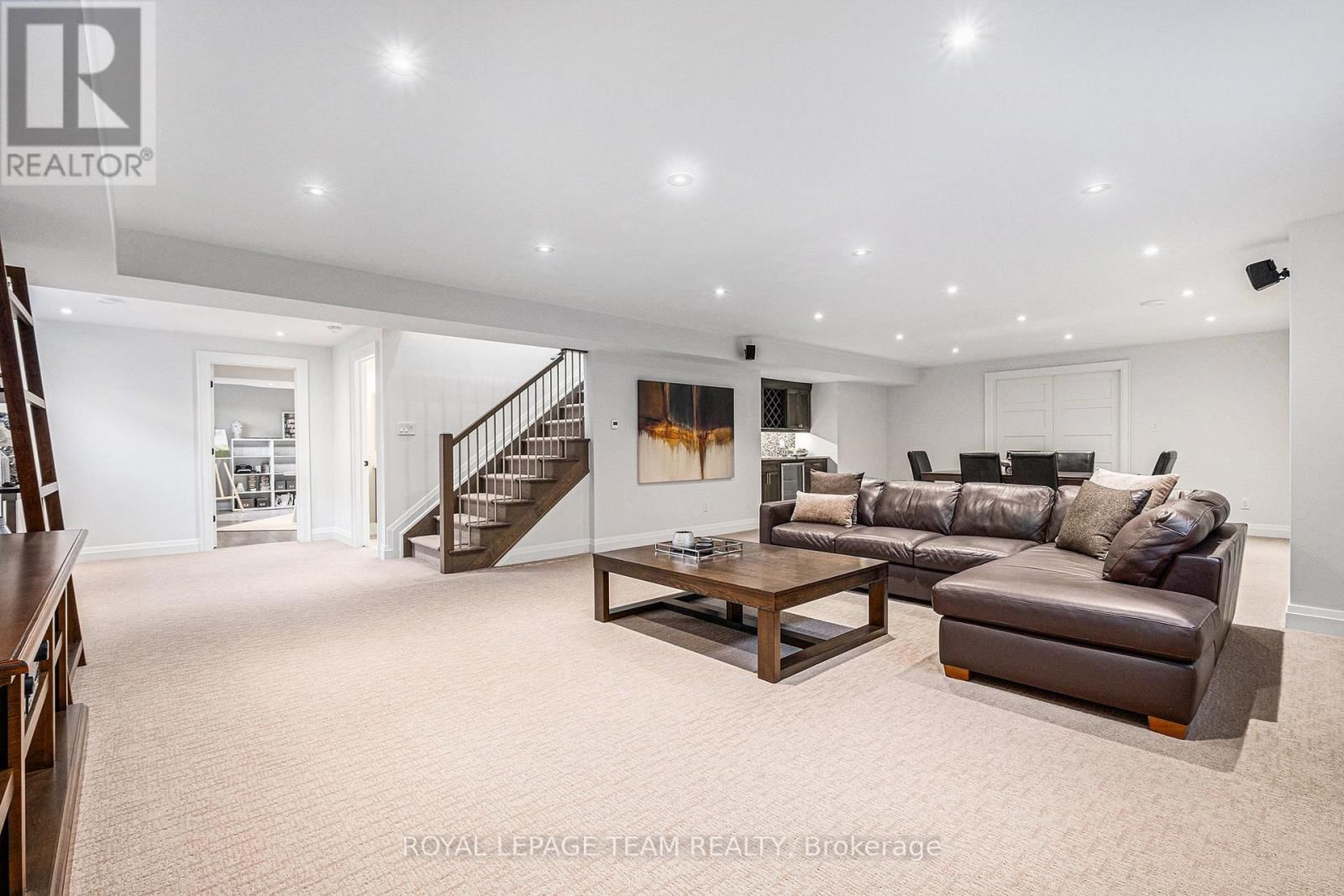 212 CABRELLE PLACE Image 29