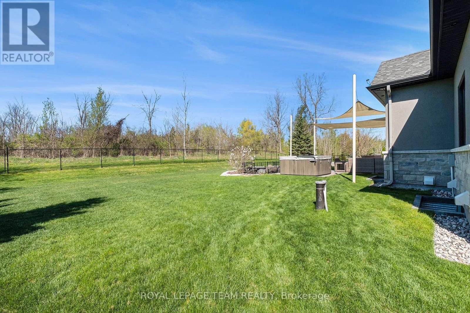 212 CABRELLE PLACE Image 33