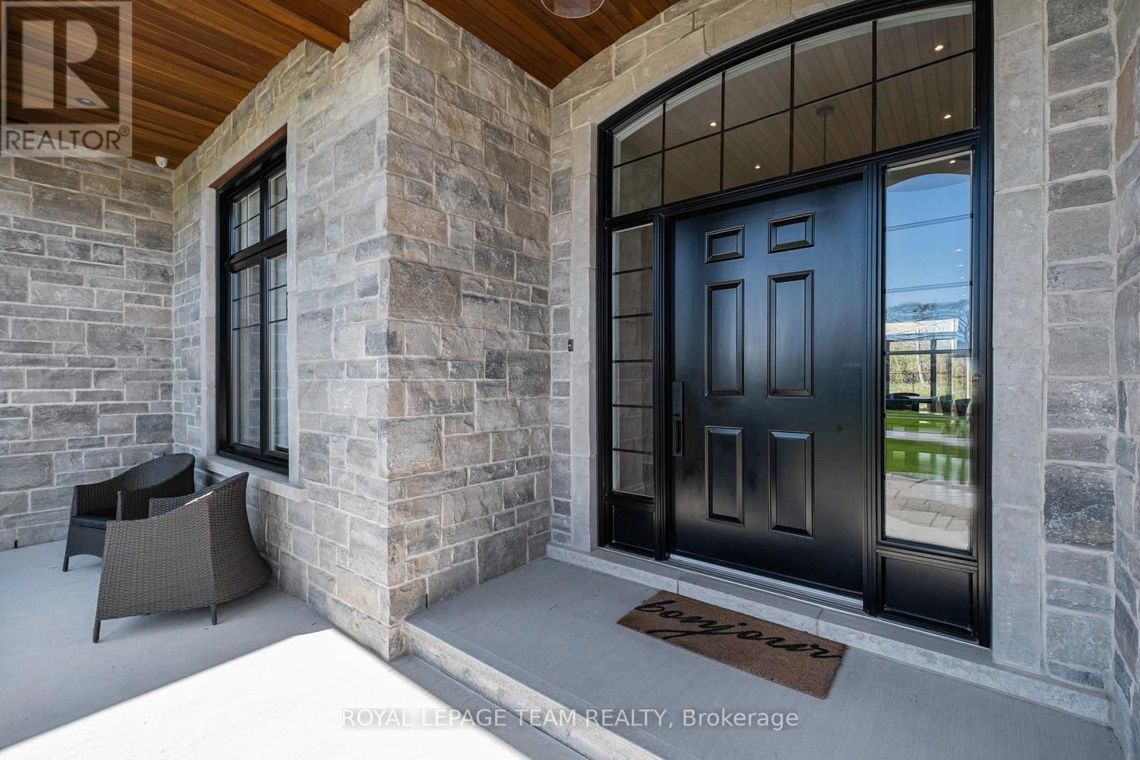 212 CABRELLE PLACE Image 4