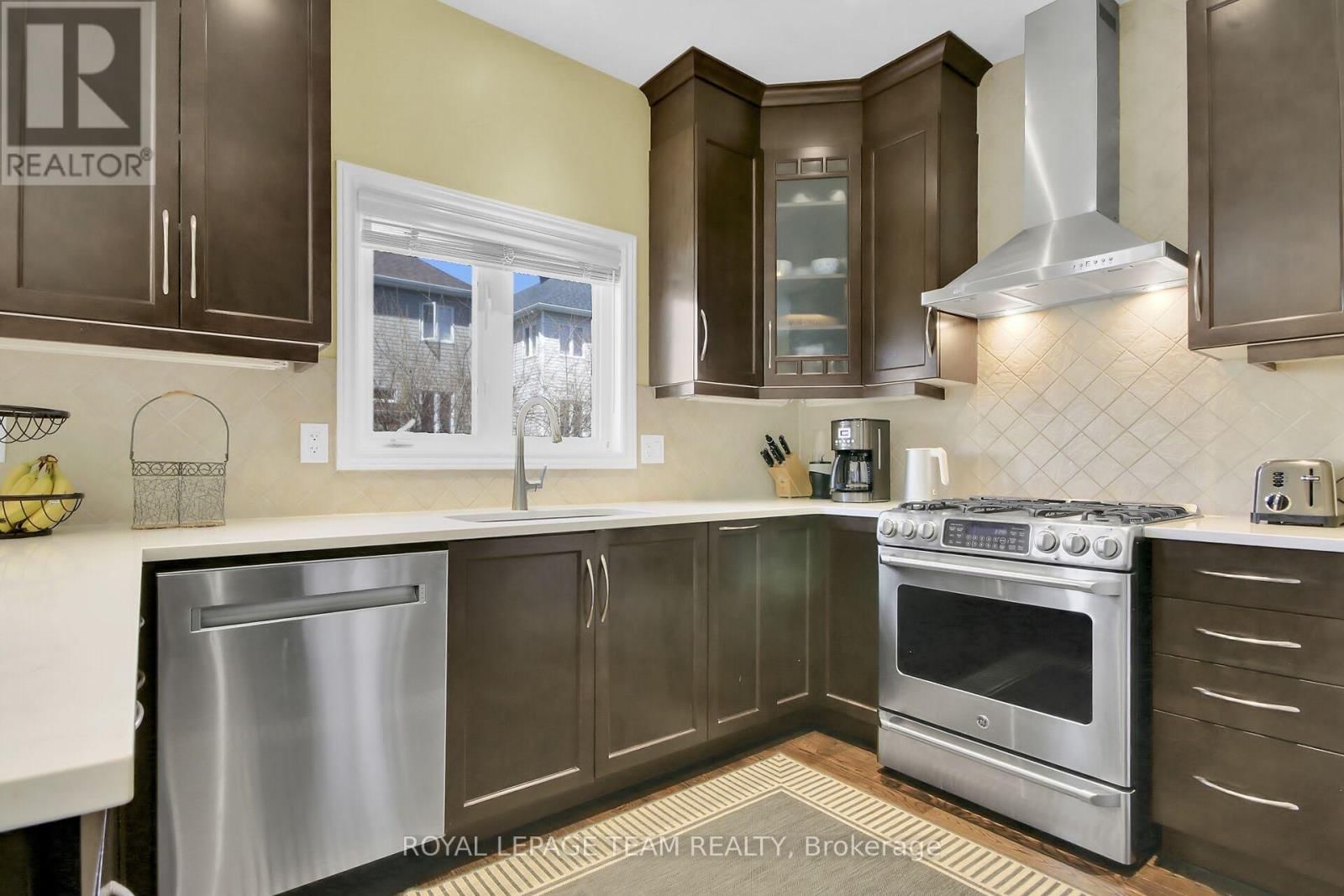 214 DAVY STREET Image 13