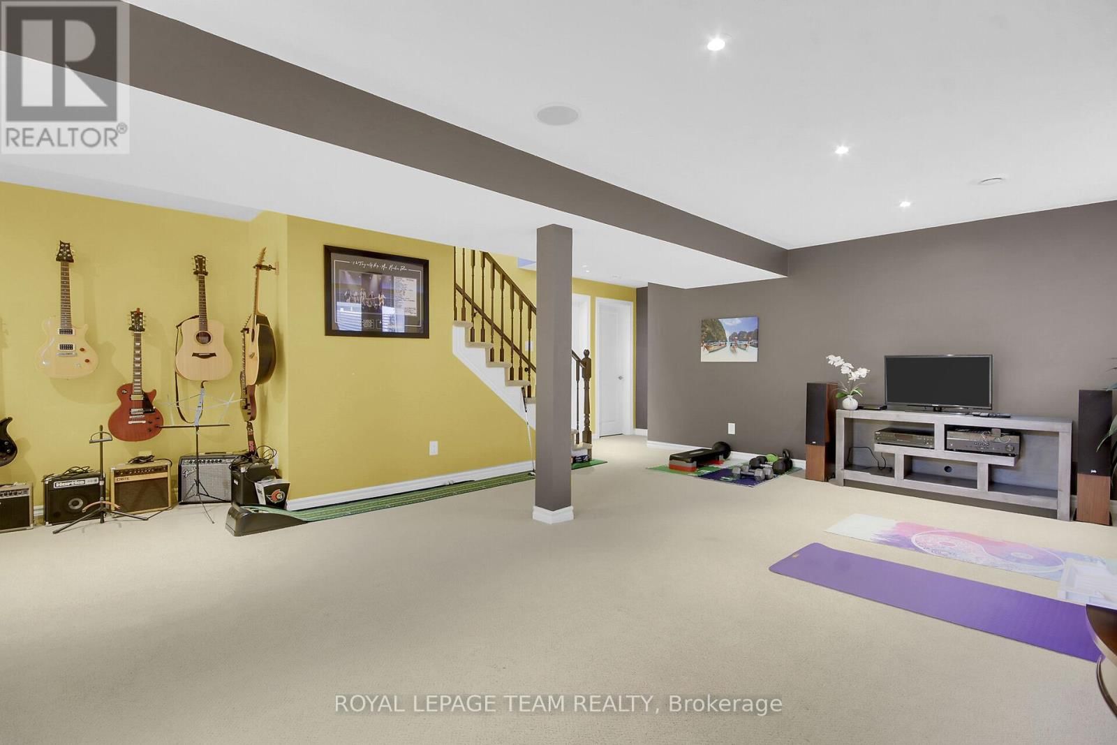 214 DAVY STREET Image 32