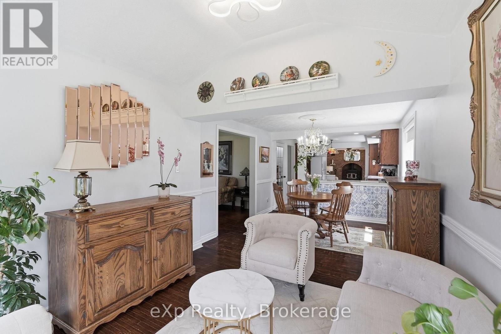 990 HERITAGE DRIVE Image 13