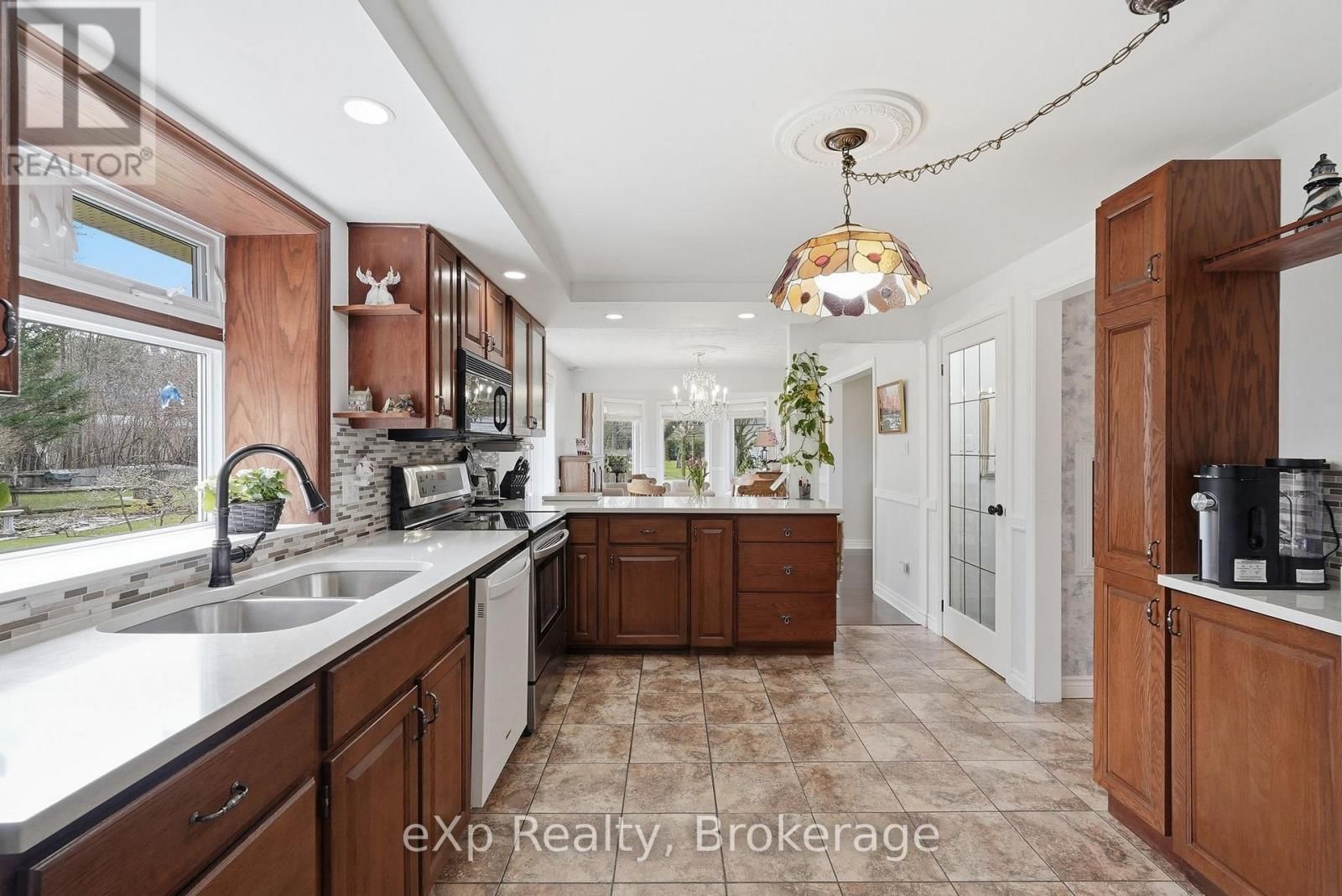 990 HERITAGE DRIVE Image 20