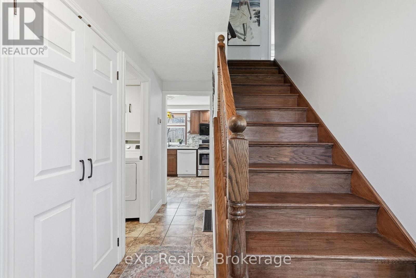 990 HERITAGE DRIVE Image 23