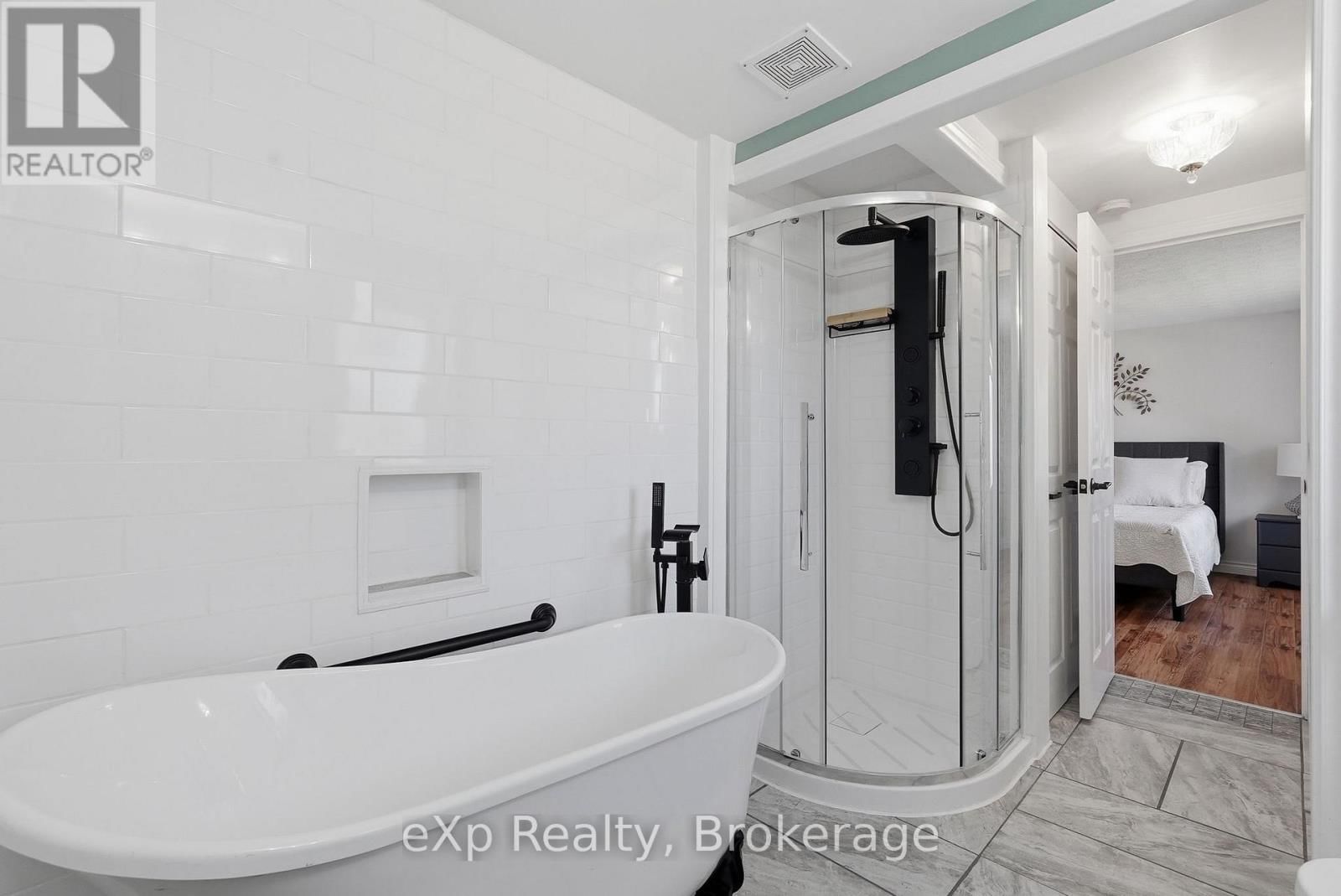 990 HERITAGE DRIVE Image 30