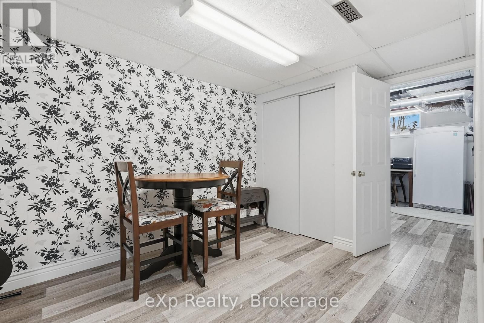 990 HERITAGE DRIVE Image 33