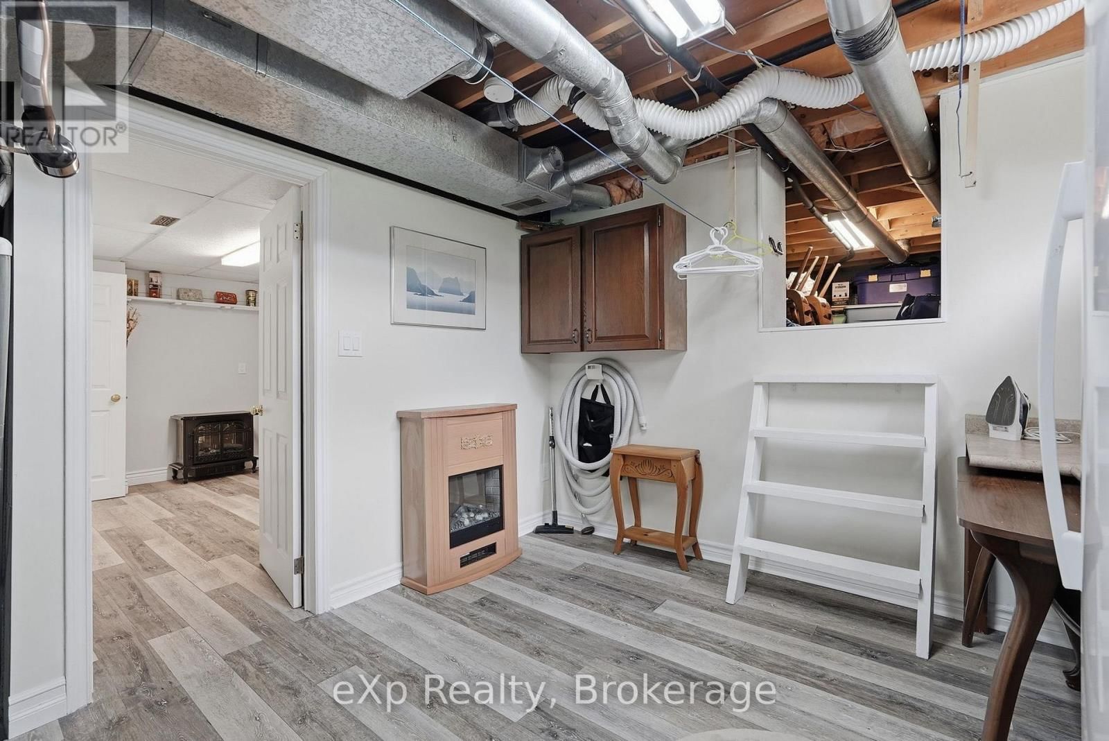 990 HERITAGE DRIVE Image 35