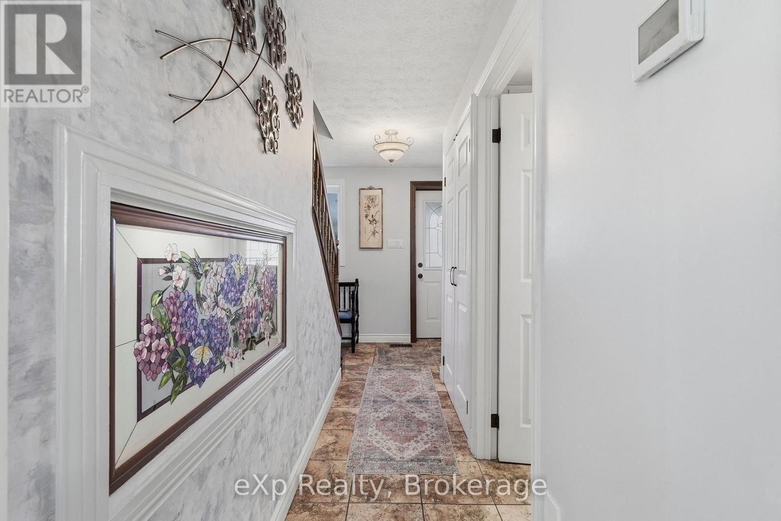 990 HERITAGE DRIVE Image 7