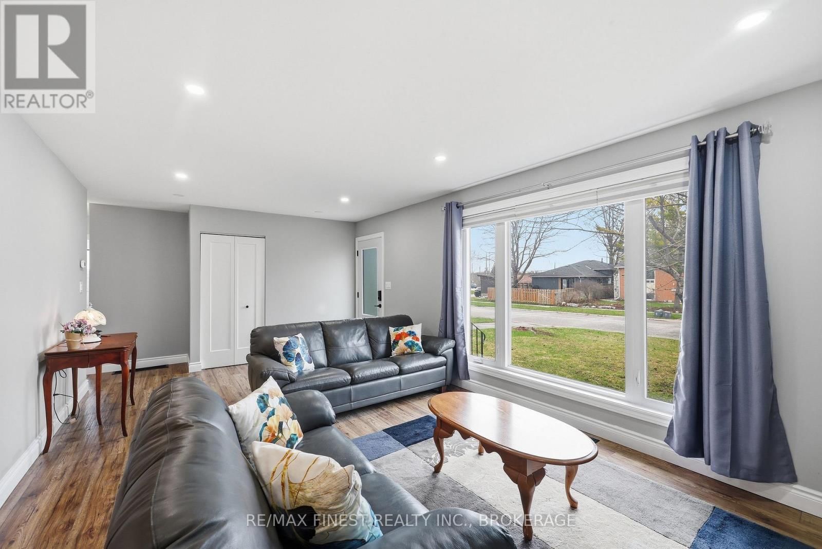 1284 WAVERLEY CRESCENT Image 10