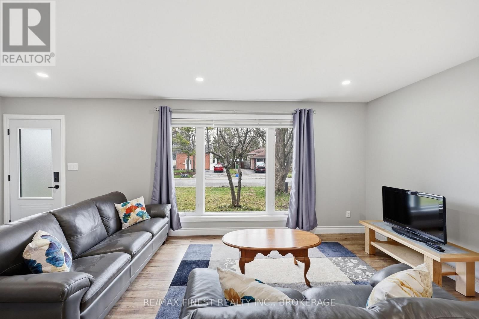 1284 WAVERLEY CRESCENT Image 16