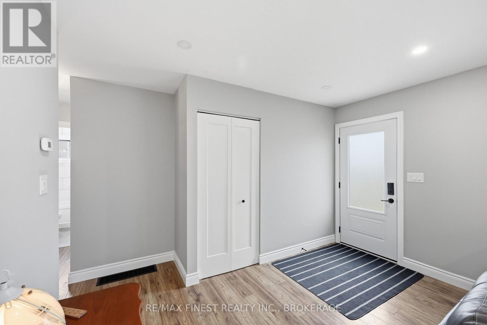 1284 WAVERLEY CRESCENT Image 17