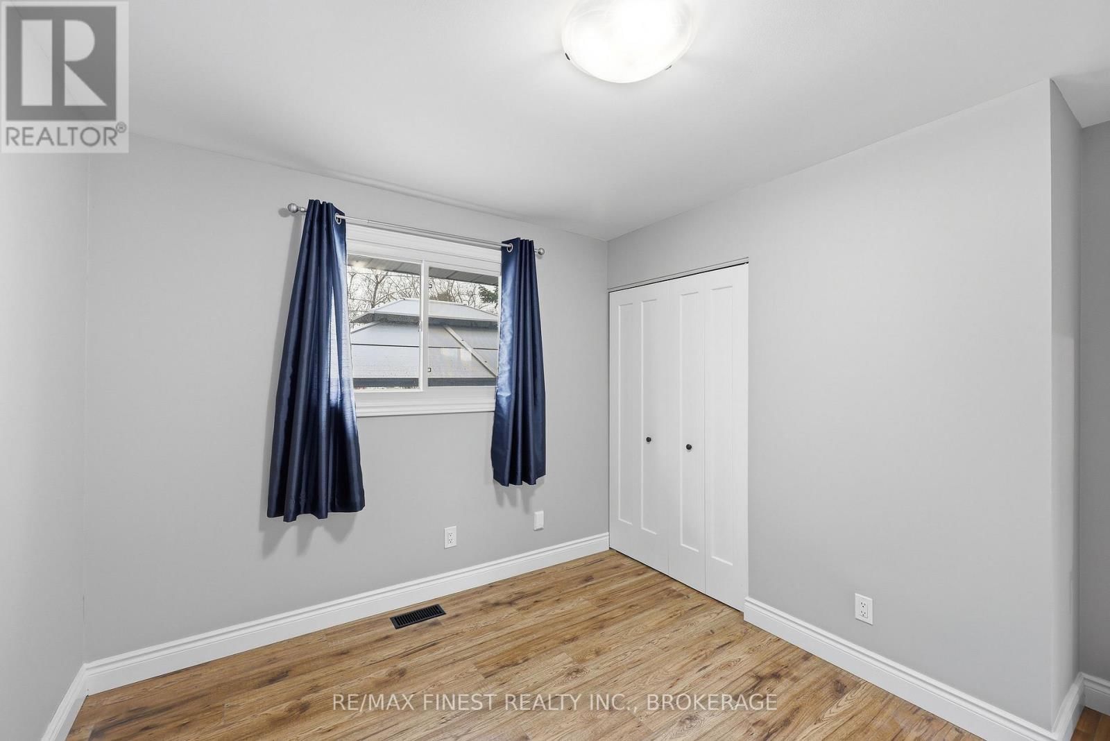 1284 WAVERLEY CRESCENT Image 20