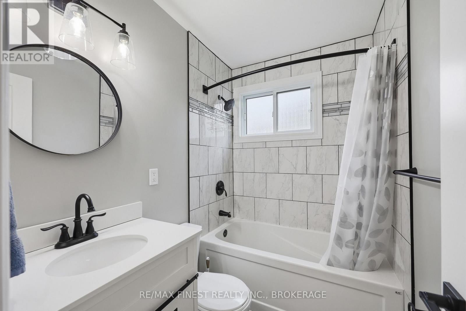 1284 WAVERLEY CRESCENT Image 25