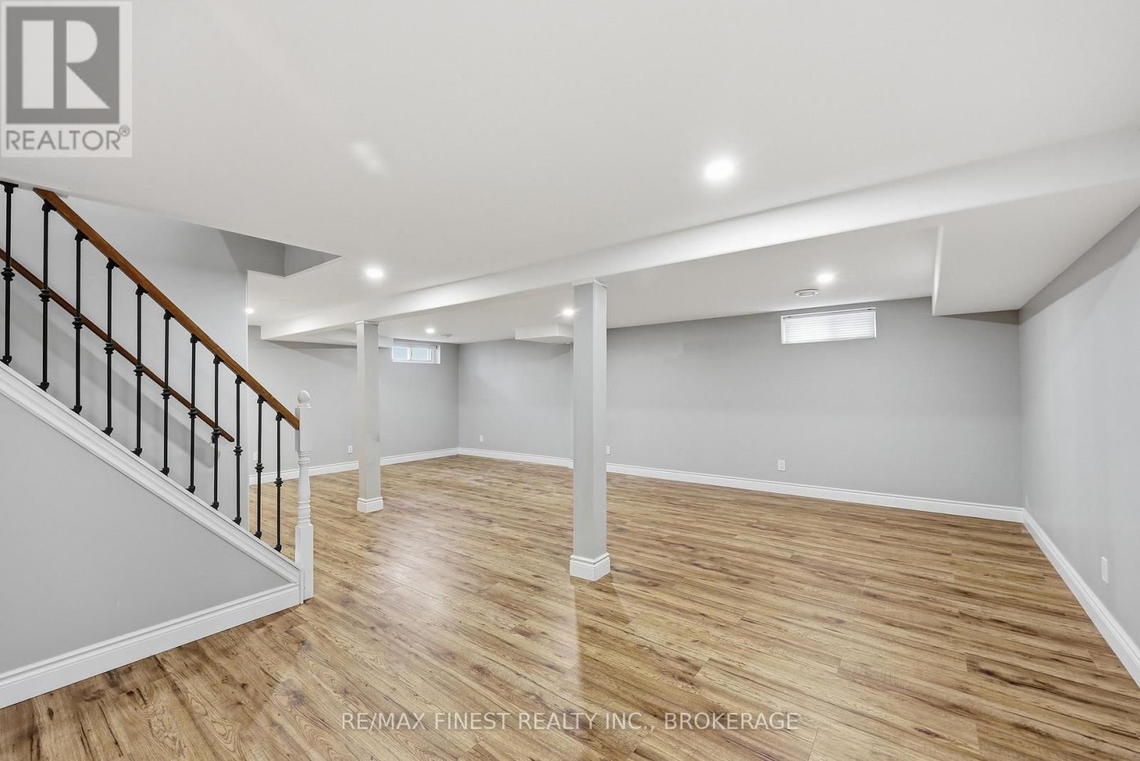 1284 WAVERLEY CRESCENT Image 29