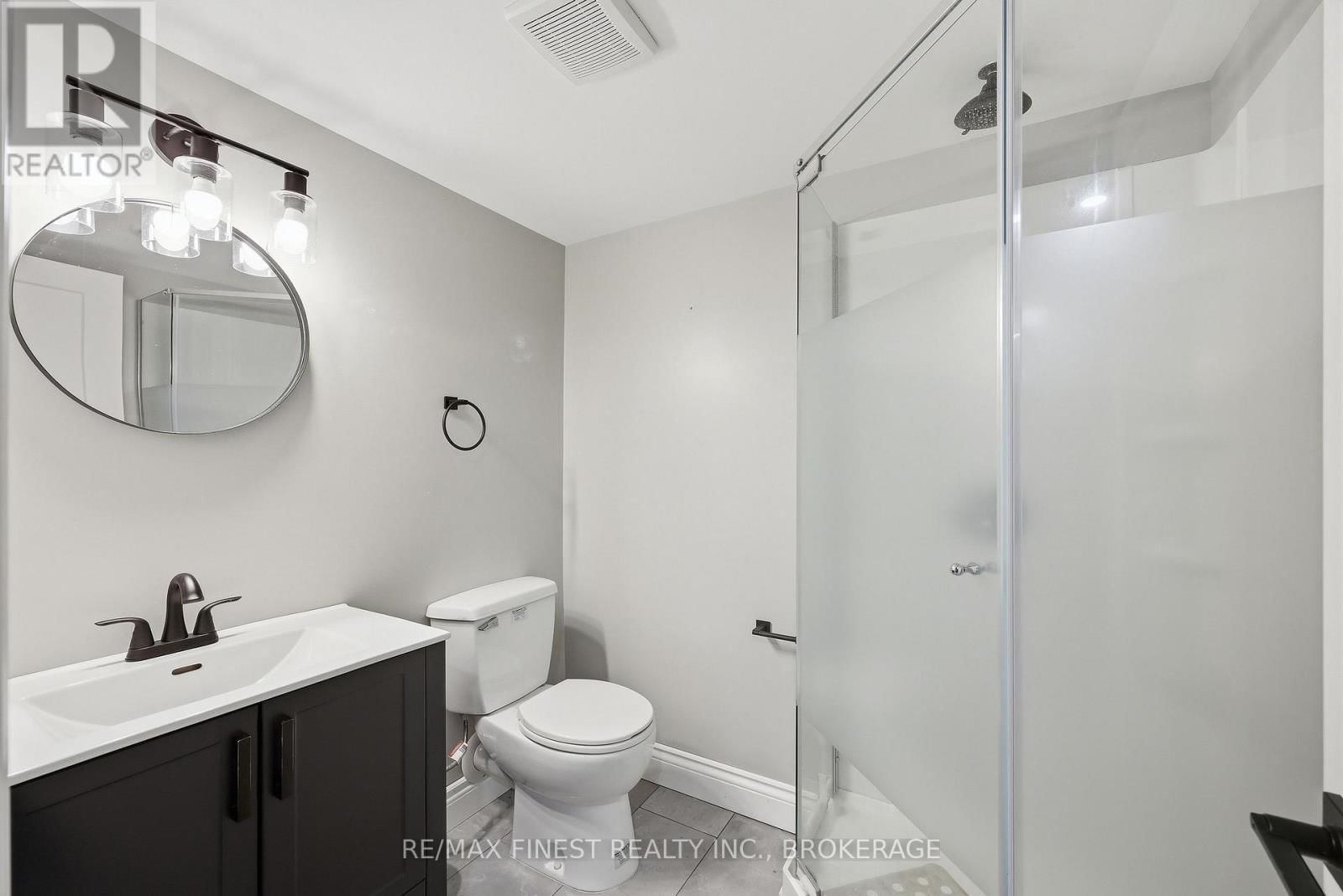 1284 WAVERLEY CRESCENT Image 31