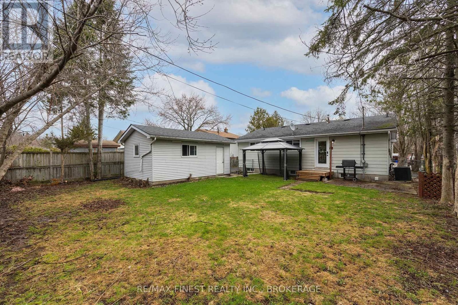 1284 WAVERLEY CRESCENT Image 36