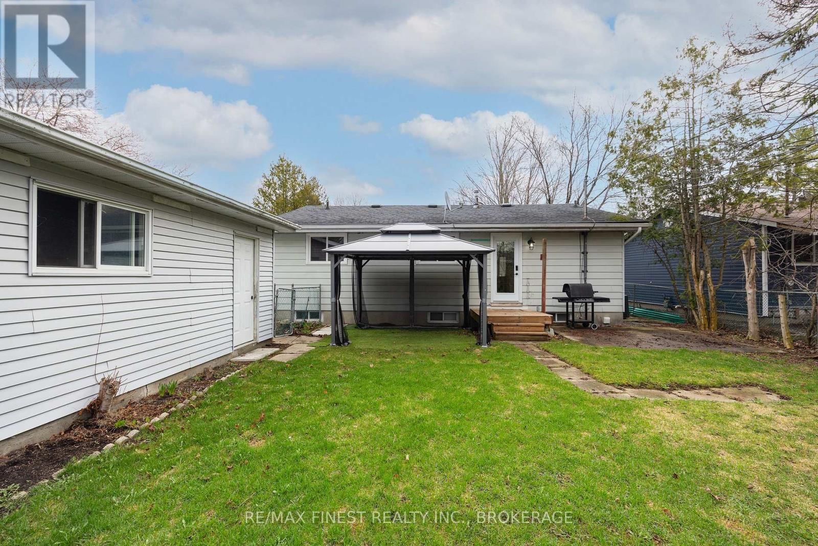 1284 WAVERLEY CRESCENT Image 37